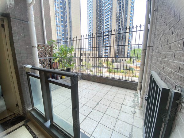 深圳龙华观澜陶润懿峰实用精装五房!