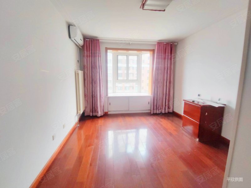 靠前电梯洋房,外闹里静,落地窗户型好,红山圣都(9-18号楼)二手房,400