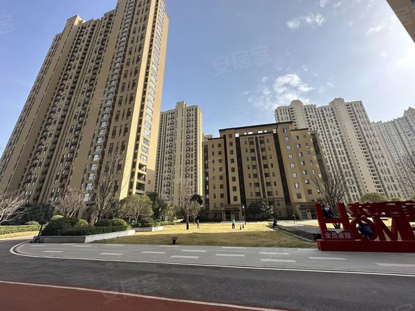 西安经开区城市运动公园海荣名城运动公园地铁口 海博广场 海荣名城