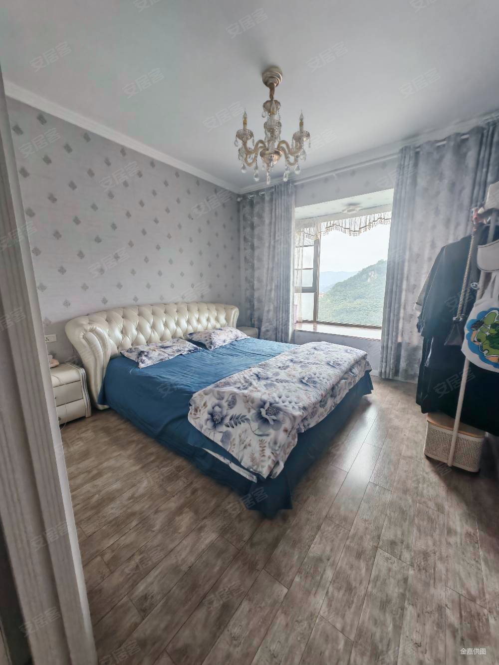 凤凰栖(A区)3室2厅2卫109.41㎡南北65万