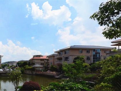 特色【居民素质】湖景花苑别墅在顺德来说是比较出名在顺峰山公园对面