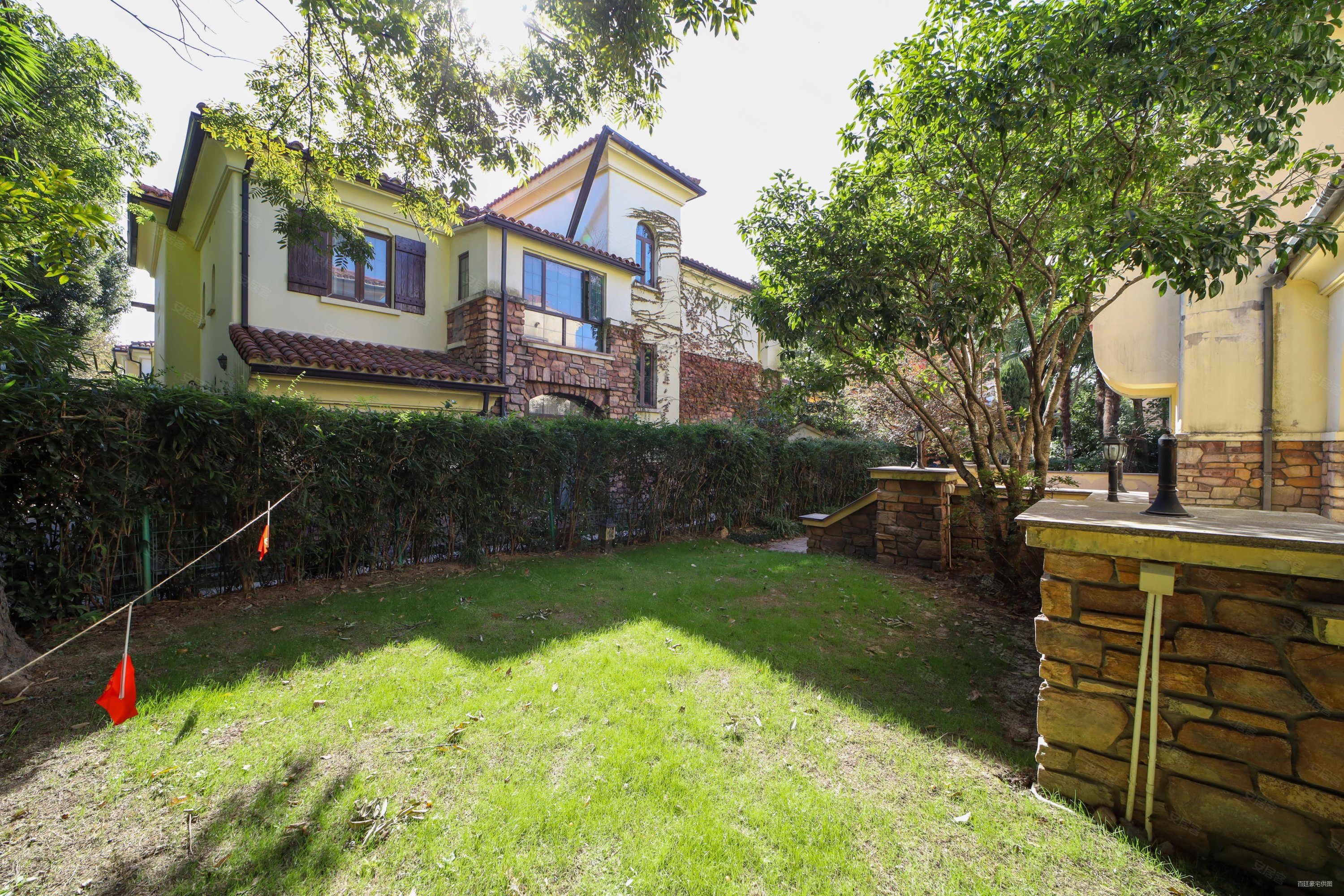 房东说买房送游艇! 占地近700平 环绕式花园400平,碧云左岸(二期)二手