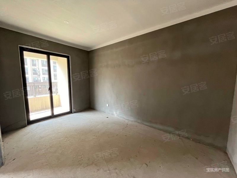 洋房3楼 有车位 满2年 业主诚心出售 户型方正 可看房,锦尚府二手房