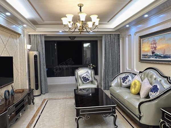 绍兴诸暨诸暨市区朗臻雅苑高档小区豪华装修 非常出景 真皮沙发 房子