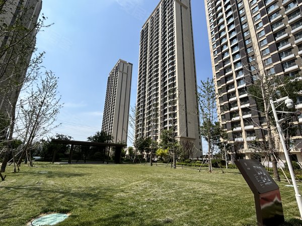 济南章丘圣井禹瀚城众园千米阔景 尽显眼底 两房两厅 静享人生出租