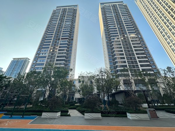 昆明官渡巫家坝保利天际花园巫家坝头牌豪华装修大三房 拎包入住 全新