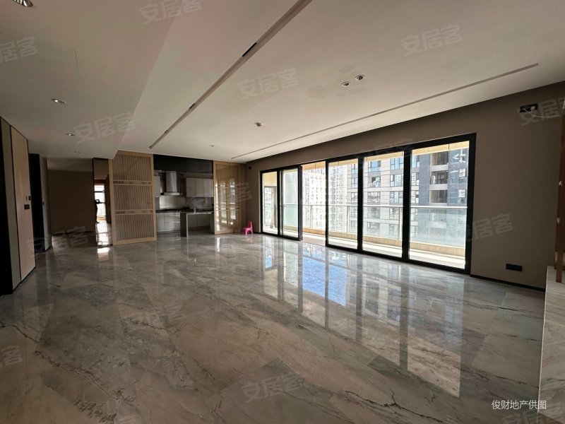 一环芯 俊发逸天峰 中间楼层 大平层 全新无人住过随时看房