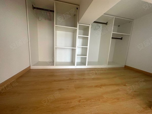 石家庄桥西火车站翡翠公馆新上实拍可月付短租翡翠公馆一室loft 尚峰