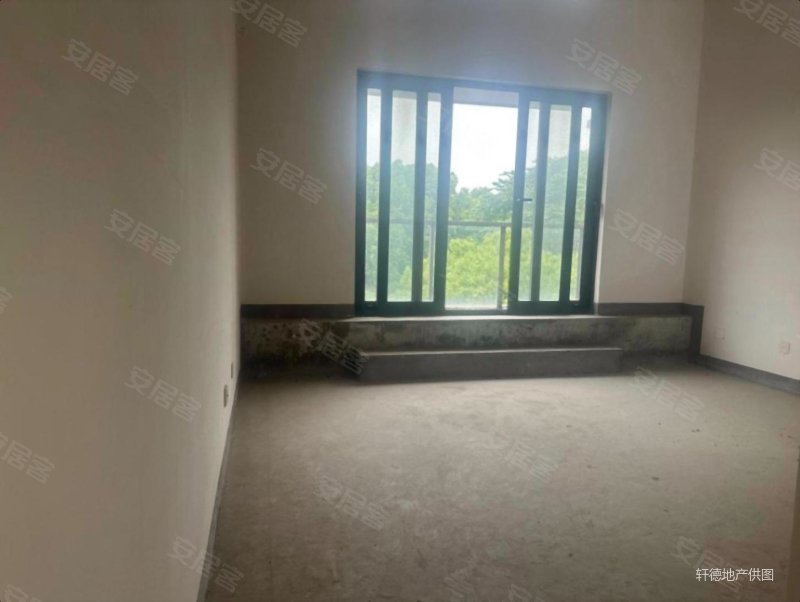 朱家角小别墅!颐湾丽庭!适合老人居住!富氧离子聚集地!急售!