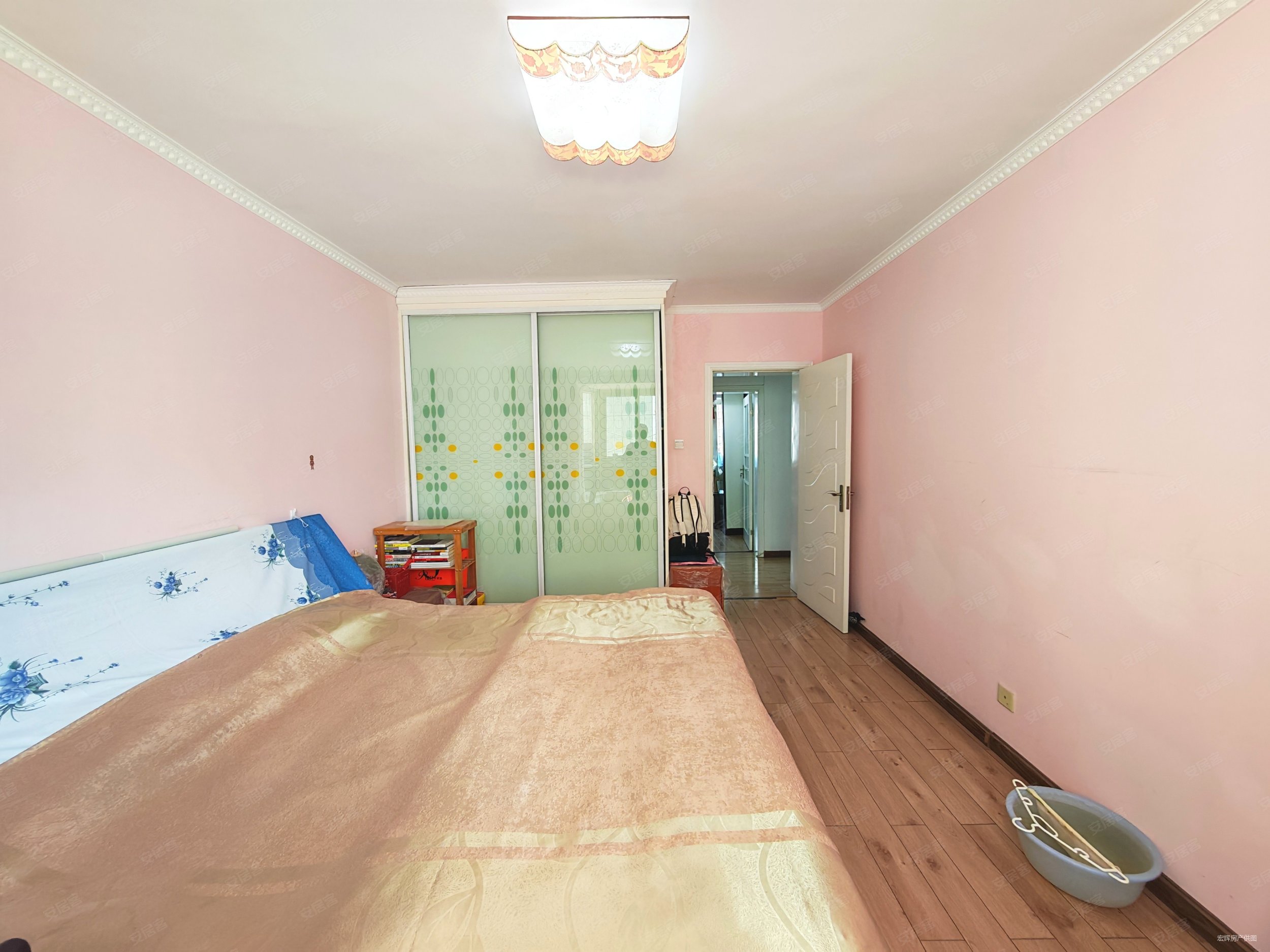 龙源叠翠3室2厅2卫147.81㎡南北76万