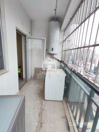 路建二区3室2厅2卫108㎡南90万