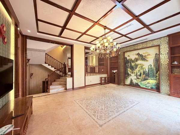 金华婺城湖海塘保集蓝郡(别墅)保集蓝郡别墅4层豪装自住会配家具实景更好看好谈出租房源真实图片