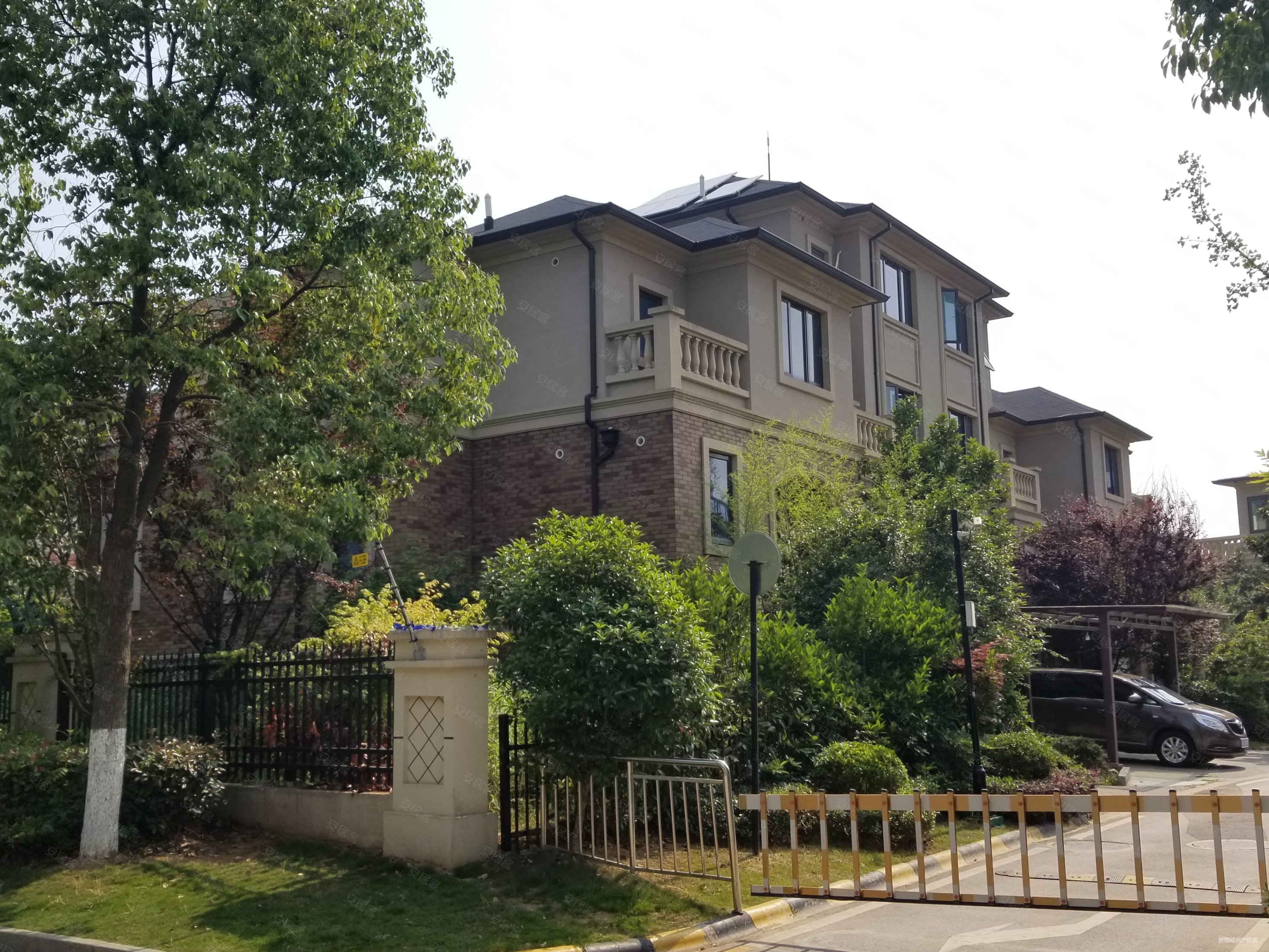 500平别墅级的大花园 精装全送,南京碧桂园阅岭苑二手房,508万,5室2厅