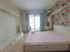 武汉洪山白沙洲万科直营 下楼洪山江滩 业主诚心出租 可拎包入住 南北通透出租房源真实图片