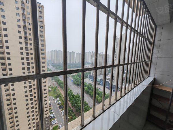 宿州埇桥白马商城迎宾小区迎宾小区 3室2厅1卫 南北通透 115平 精装修