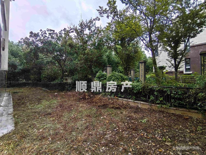 武夷绿洲沁荷苑(别墅)4室2厅3卫217㎡南北850万