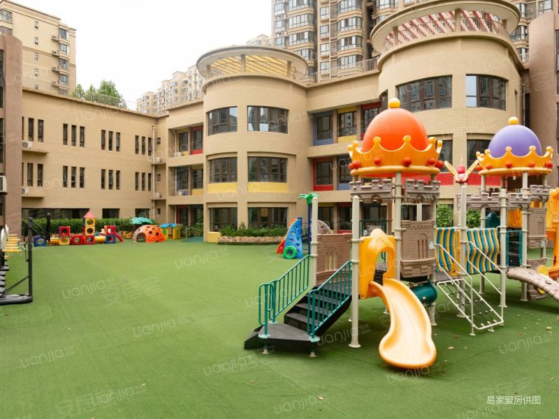 华清学府城3室2厅2卫126.33㎡南北99万