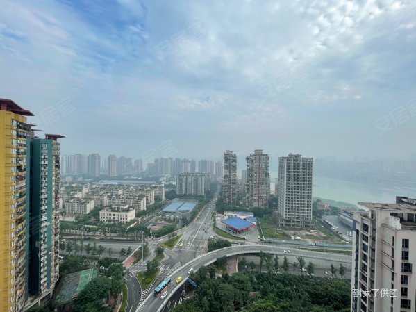 刚需小三居 板楼 出行方便 精装好房 双卫生间 近医院,龙湖观山水二手