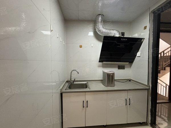 金华东阳东阳市中心后上田小区后上田 轻轨站 木雕城 麻车 世贸君澜 地铁站附近两室一厅出租房源真实图片