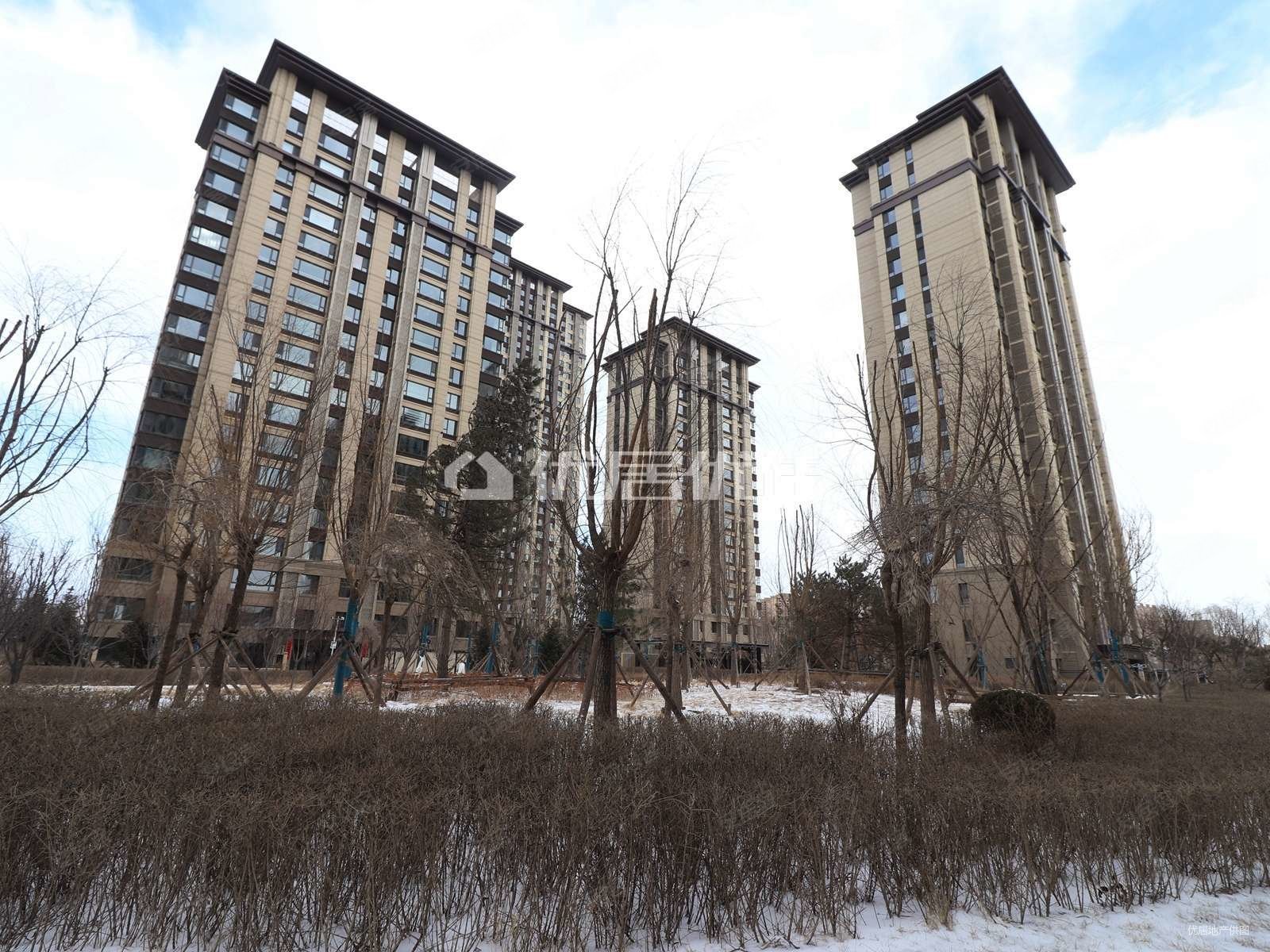 东河御府小三居毛坯随意装有车位储藏间另算