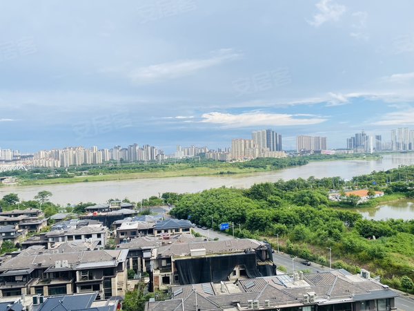 南宁青秀凤岭南保利冠江墅东盟商务区万科臻山悦旁,180平大四房,轻奢