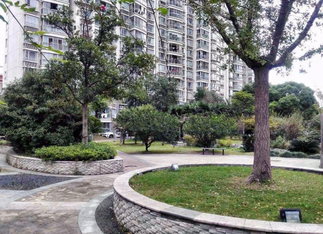 名庭花苑3室2厅2卫150.23㎡南530万