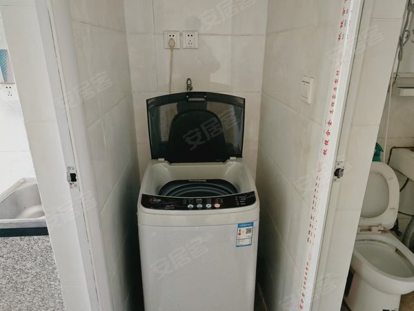 南阳宛城宛城城区万正广场推!荐!白河边 一线河景 低楼层 拎包住 可随时看房出租房源真实图片