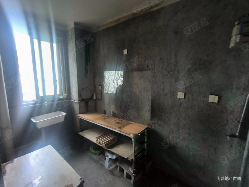 凌桥景园!三房两卫!诚心出售!看房有钥匙!