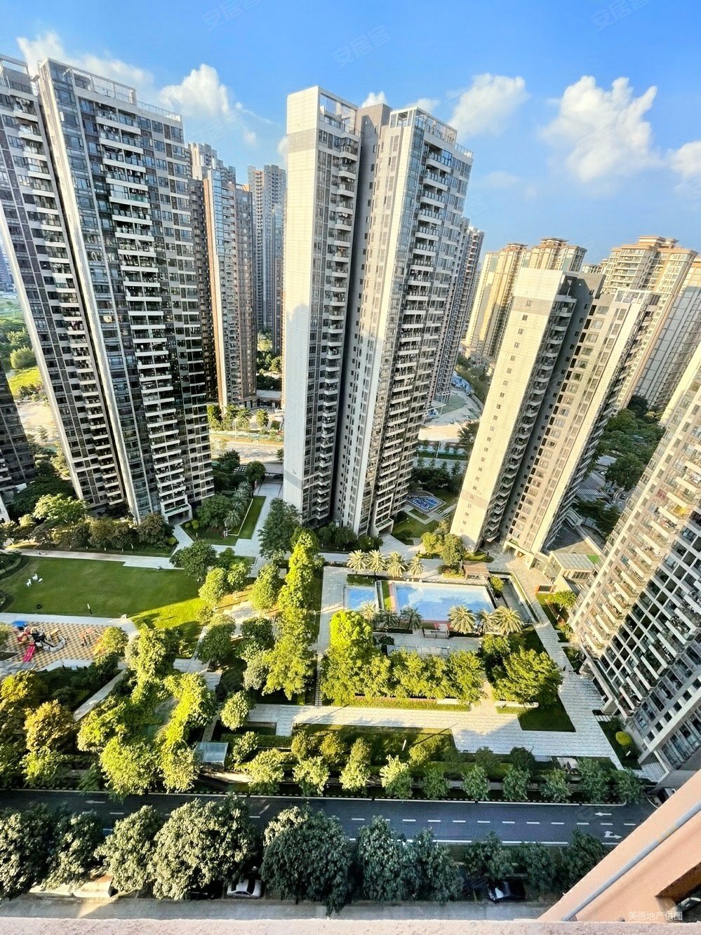 美的壹号公馆大三房急售195万