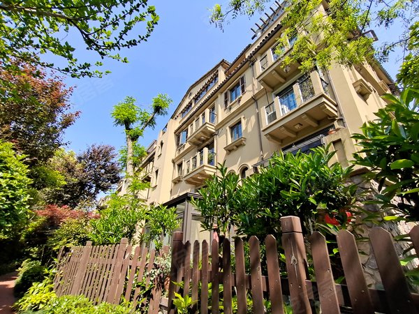 上海青浦赵巷龙湖滟澜山(一期公寓住宅)龙湖精装2房  全配出租 4000
