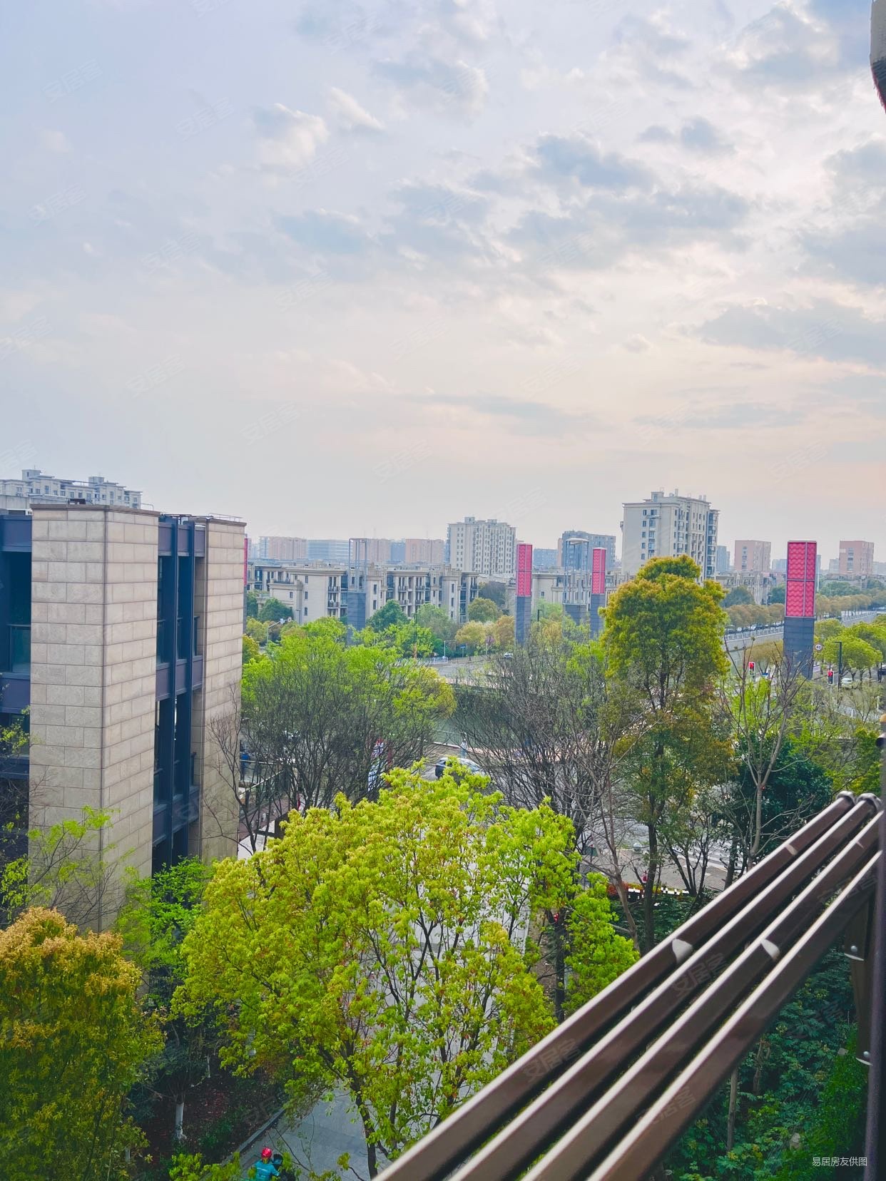 浦江颐城晶寓临地铁南向采光好装修好板楼