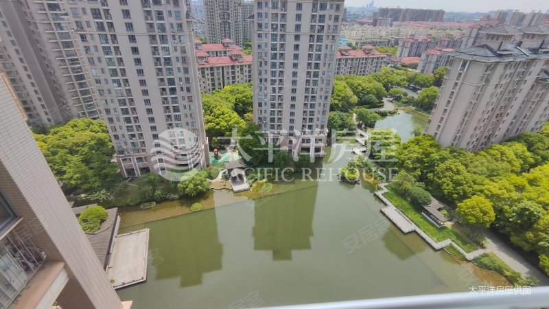 商圈力荐 小区 顶楼复式 采光 湖景房 税少 看房随时,宝宸共和家园