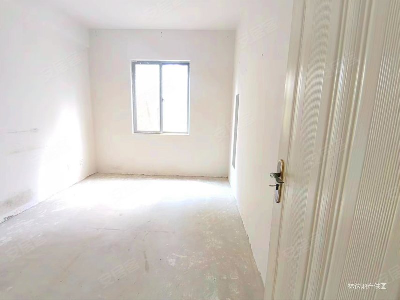 书香大地180平米毛坯房小区中间南北向满五年带车位急售可看房