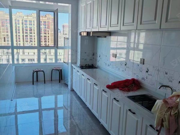 鸡西鸡冠鸡冠城区冠城蓝湖湾蓝湖湾电梯24楼,年租1.