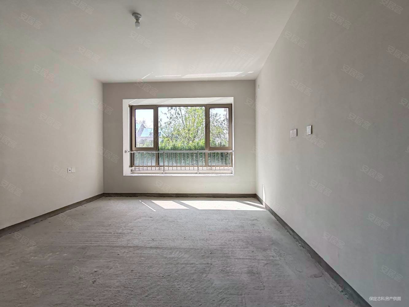 彩虹城3室2厅3卫153㎡南北140万