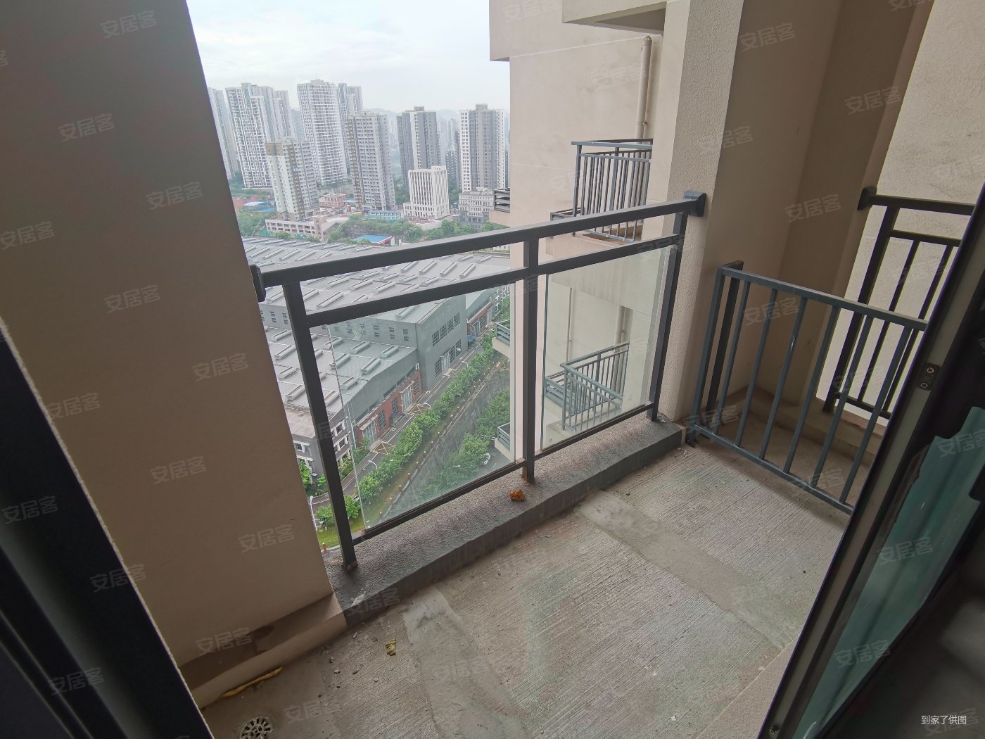 巴南区京汉凤凰城中间楼层随时可看价格可谈