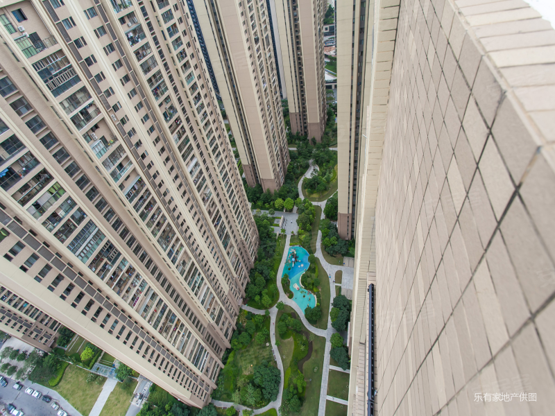 大冲城市花园 大两居 次新小区 停车方便 正南朝向 带电梯