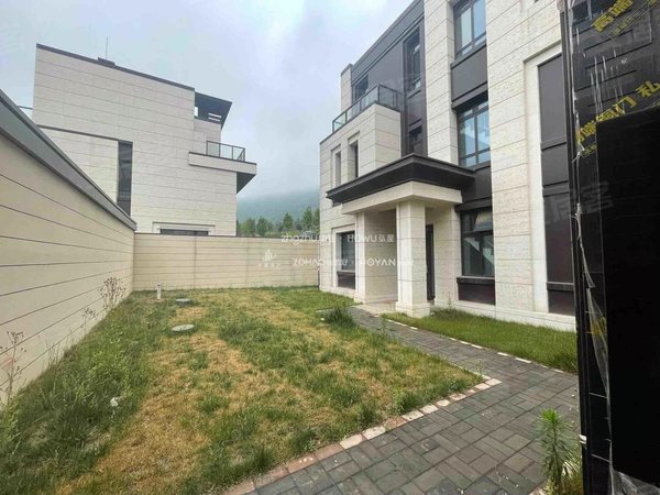 济南市中七贤绿地国际城九里樱花绿地国际城别墅 6室3厅5卫 388平