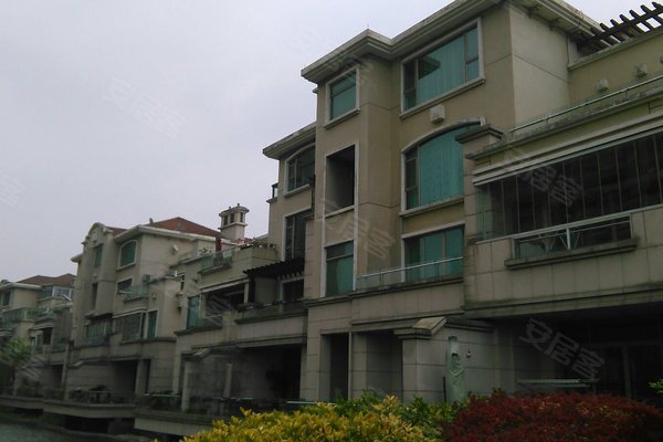 世茂湖滨花园别墅