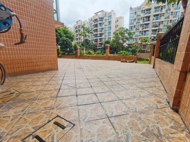 御景花园正规商品房双卫格局满五购物方便出行方便