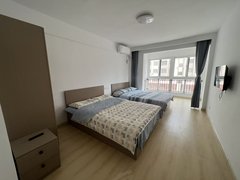 威海环翠孙家疃孙家疃阳光海寓，80平，精装三室出租，月租金1300元，长租出租房源真实图片