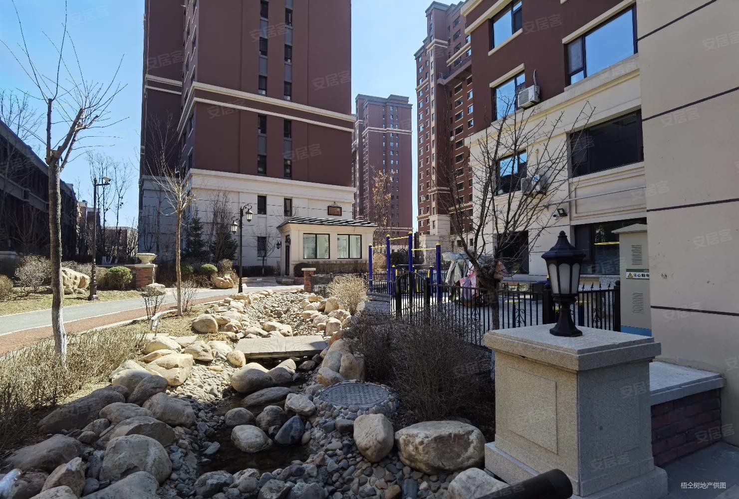 泽信吉府 支持贷款 可改底 185万 双层280 南北大花园