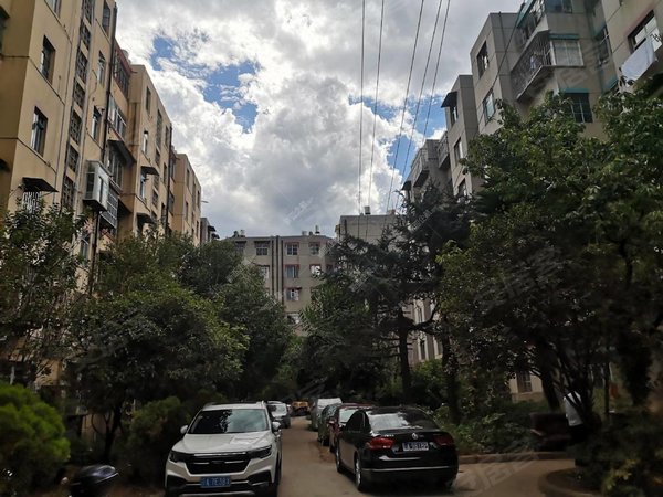 春晖小区近工人医院精装两室一厅采光好南北通透