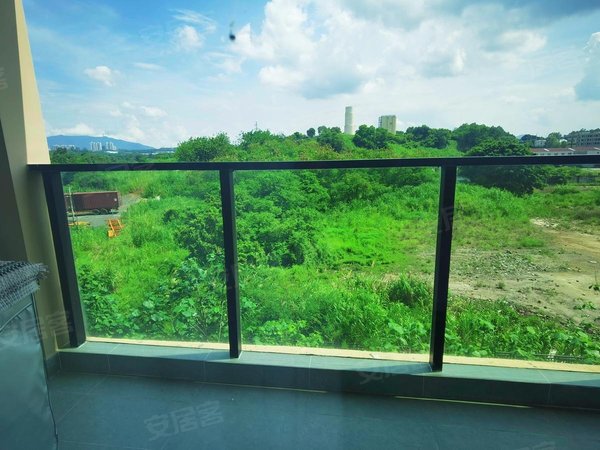 深圳龙岗平湖特发天鹅湖畔特发天鹅湖畔 3室2厅2卫 精装修 96平 电梯