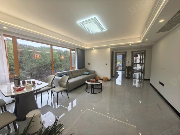 金华东阳横店秦王公馆秦王公馆四室两厅两卫精装，民水民电拎包入住包物业出租房源真实图片