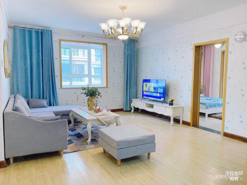 好房电视塔会展中心三兴鑫园商品房朝南大两室精装