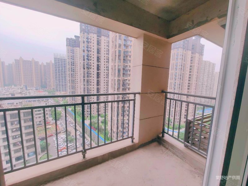 地铁口,毛坯三房,嘉宇银杉嘉宇西苑,急售,采光视野好