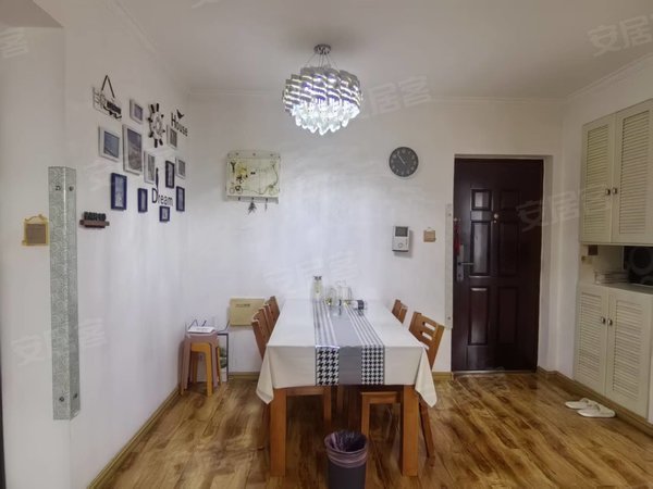 青岛李沧万达广场万达悦公馆万达悦公馆 精装套二 家电家具齐全 电梯