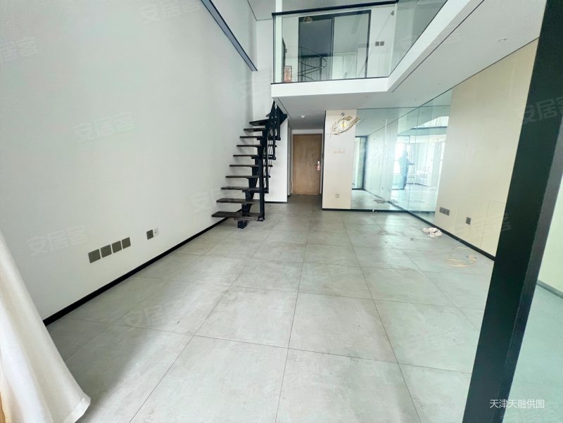 融创中心精装loft楼层好拎包入住