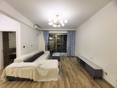厦门海沧滨海社区绿苑新城一组团 2室2厅1卫 急租房源 家电齐全 朝南高层出租房源真实图片